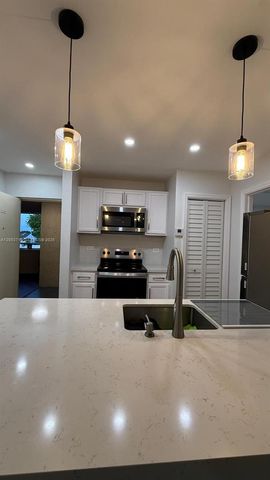 17530 NW 68th Ave C3008, Hialeah, FL 33015