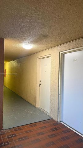 17530 NW 68th Ave C3008, Hialeah, FL 33015