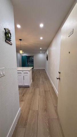 17530 NW 68th Ave C3008, Hialeah, FL 33015