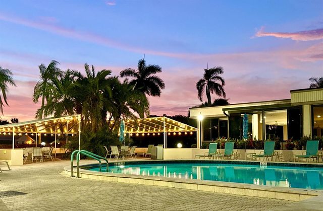 5055 Oakhill Lane 221, Delray Beach, FL 33484