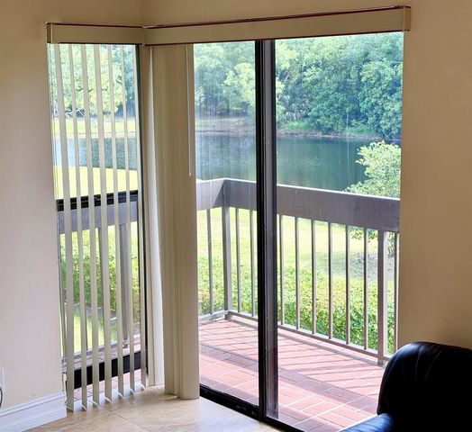 5055 Oakhill Lane 221, Delray Beach, FL 33484