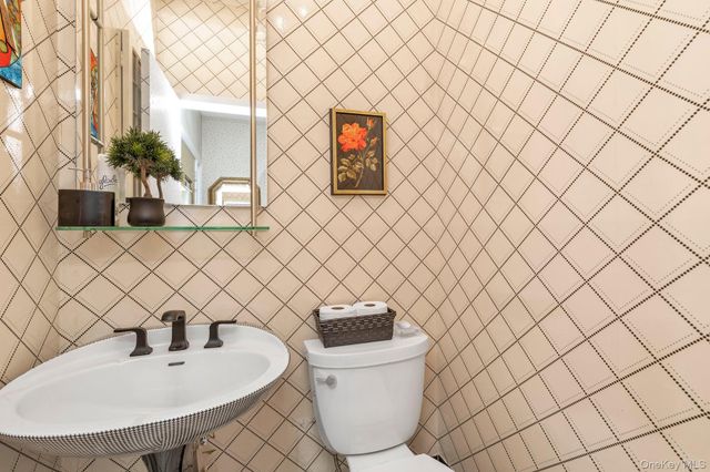 2038 Berfond Court, Merrick, NY 11566