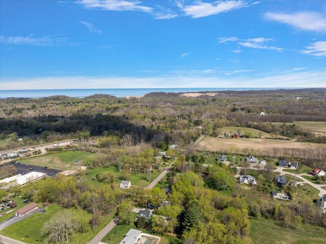 12865 Flynn Road, Chikaming Twp, MI 49125