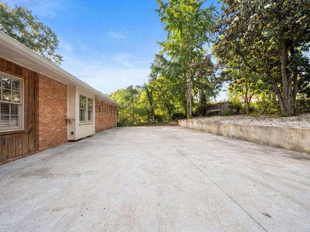 221 Sterry Ct, Antioch, TN 37013