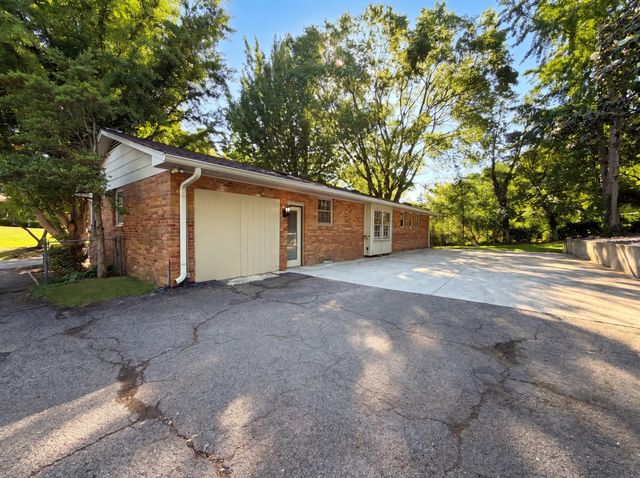 221 Sterry Ct, Antioch, TN 37013