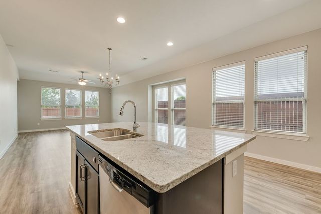 3411 Blue Granite Lane, Heartland, TX 75126