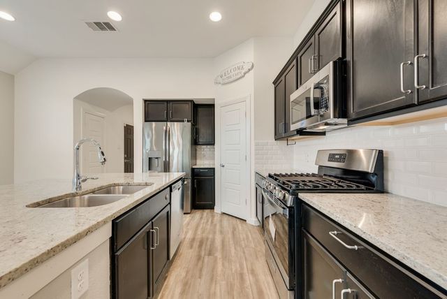 3411 Blue Granite Lane, Heartland, TX 75126