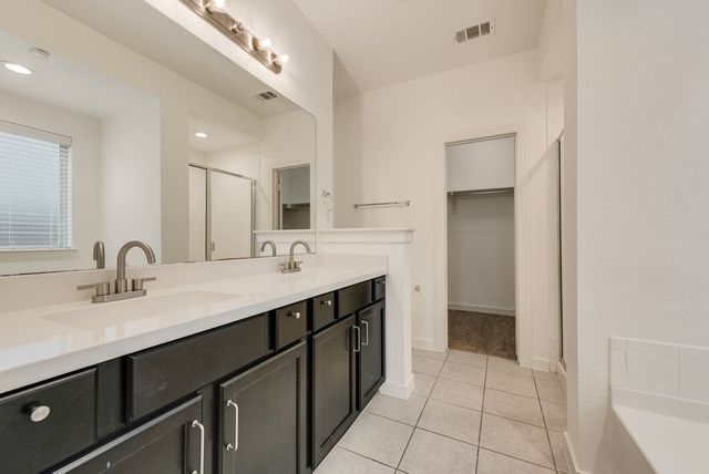 3411 Blue Granite Lane, Heartland, TX 75126