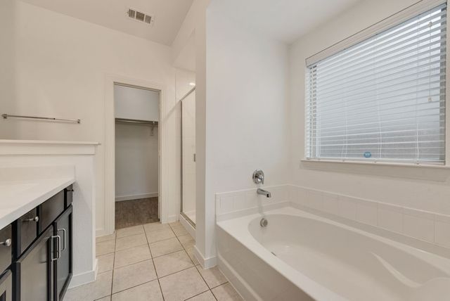 3411 Blue Granite Lane, Heartland, TX 75126