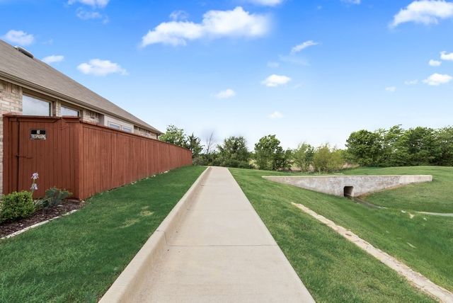 3411 Blue Granite Lane, Heartland, TX 75126