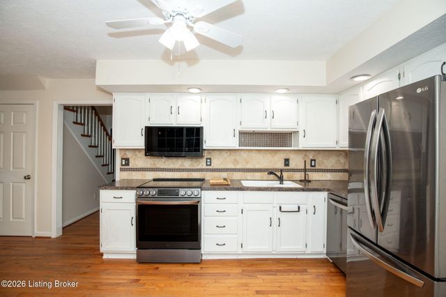 11511 Carriage Rest Ct, Louisville, KY 40243