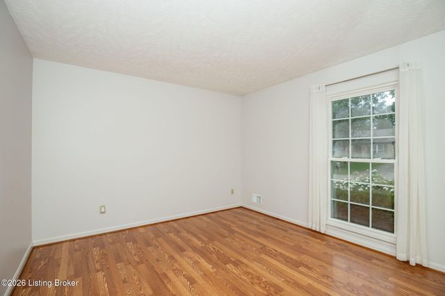 11511 Carriage Rest Ct, Louisville, KY 40243