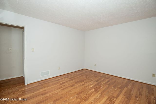 11511 Carriage Rest Ct, Louisville, KY 40243