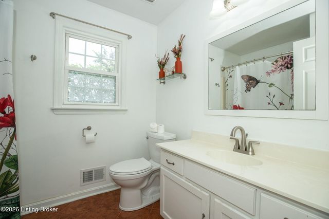 11511 Carriage Rest Ct, Louisville, KY 40243