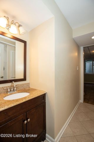 11511 Carriage Rest Ct, Louisville, KY 40243