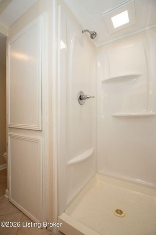11511 Carriage Rest Ct, Louisville, KY 40243