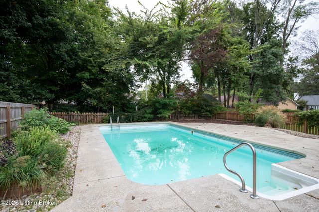 11511 Carriage Rest Ct, Louisville, KY 40243