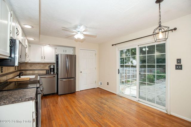 11511 Carriage Rest Ct, Louisville, KY 40243