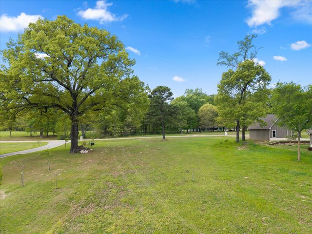 355 Waters Edge Lane, Scroggins, TX 75480