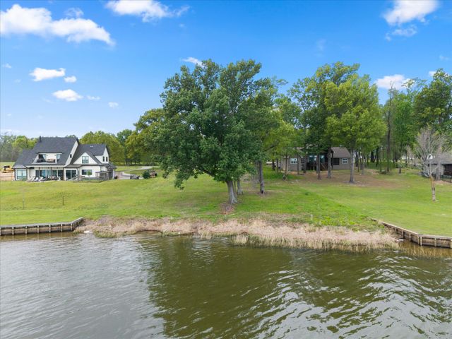 355 Waters Edge Lane, Scroggins, TX 75480