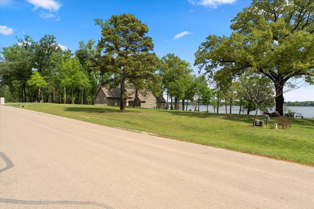 355 Waters Edge Lane, Scroggins, TX 75480