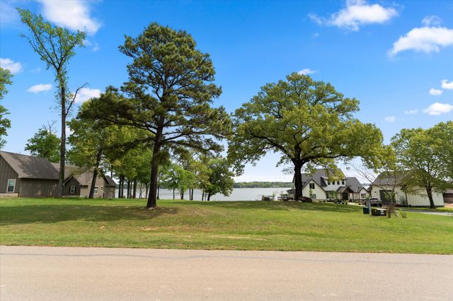355 Waters Edge Lane, Scroggins, TX 75480