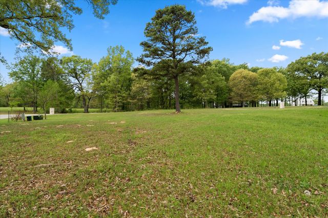 355 Waters Edge Lane, Scroggins, TX 75480