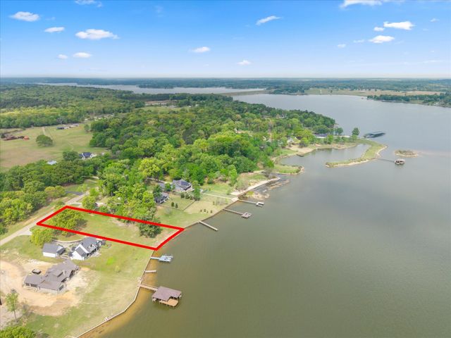355 Waters Edge Lane, Scroggins, TX 75480