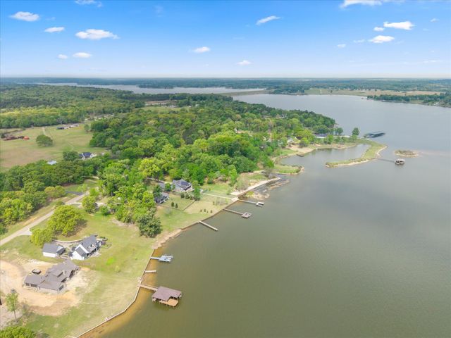 355 Waters Edge Lane, Scroggins, TX 75480
