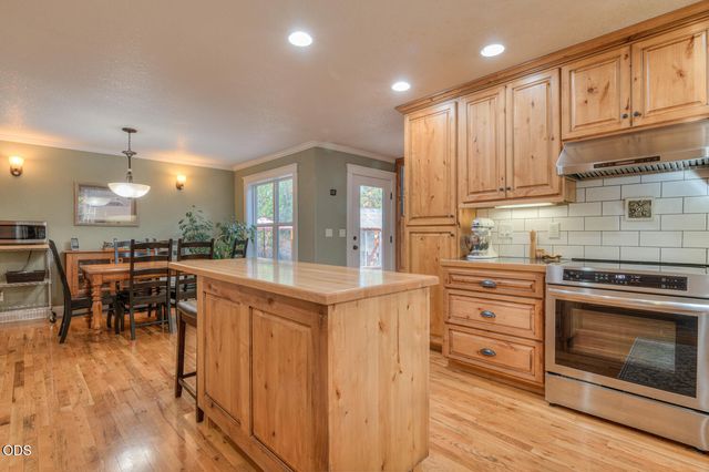 16116 Mountain Goat Lane, Bend, OR 97707