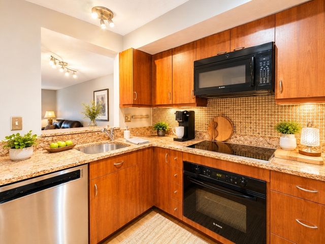 148 Presidents Lane 4, Quincy, MA 02169