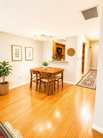 148 Presidents Lane 4, Quincy, MA 02169