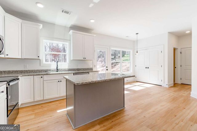 7603 Beachwood Drive, Murrayville, GA 30564