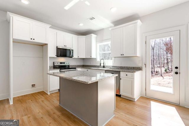 7603 Beachwood Drive, Murrayville, GA 30564