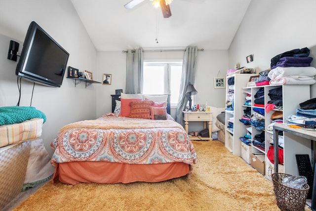 25 Meadow Pond Dr J, Leominster, MA 01453