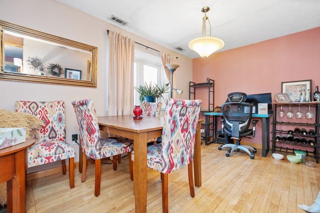 25 Meadow Pond Dr J, Leominster, MA 01453