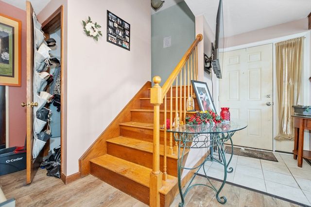 25 Meadow Pond Dr J, Leominster, MA 01453