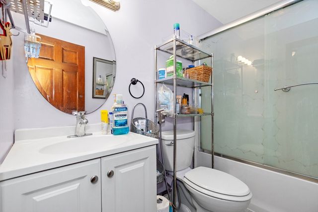 25 Meadow Pond Dr J, Leominster, MA 01453