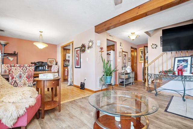 25 Meadow Pond Dr J, Leominster, MA 01453