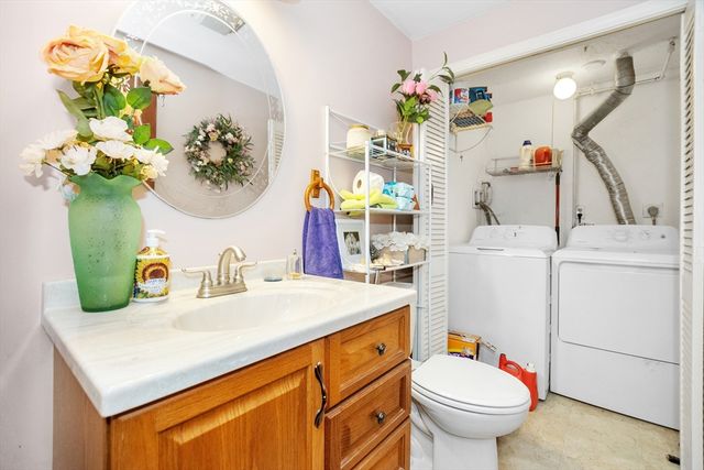 25 Meadow Pond Dr J, Leominster, MA 01453