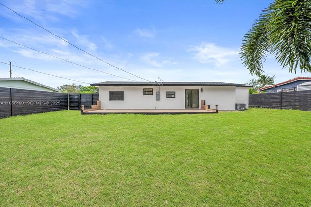 949 SE 5th Street, Deerfield Beach, FL 33441