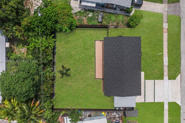 949 SE 5th Street, Deerfield Beach, FL 33441