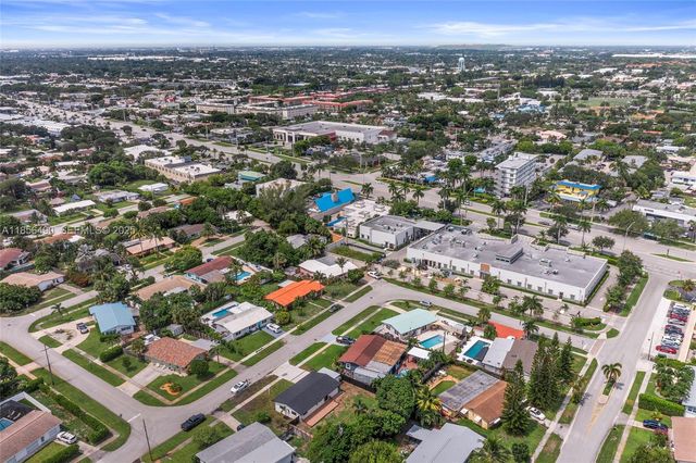 949 SE 5th Street, Deerfield Beach, FL 33441