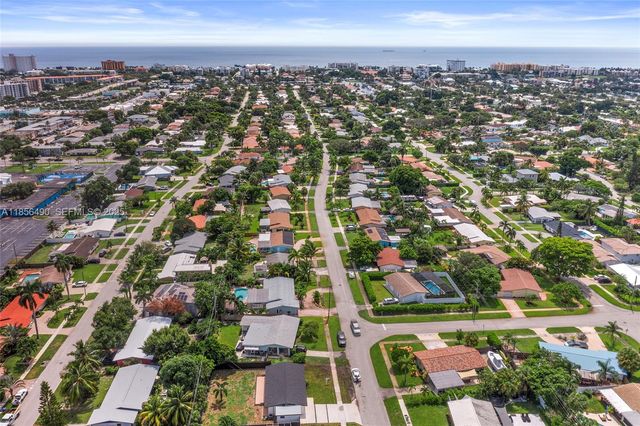 949 SE 5th Street, Deerfield Beach, FL 33441