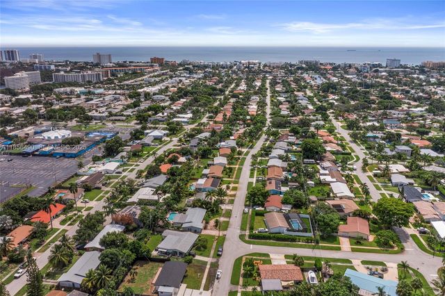 949 SE 5th Street, Deerfield Beach, FL 33441