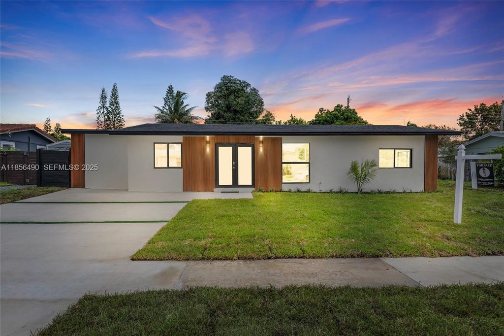 949 SE 5th Street, Deerfield Beach, FL 33441