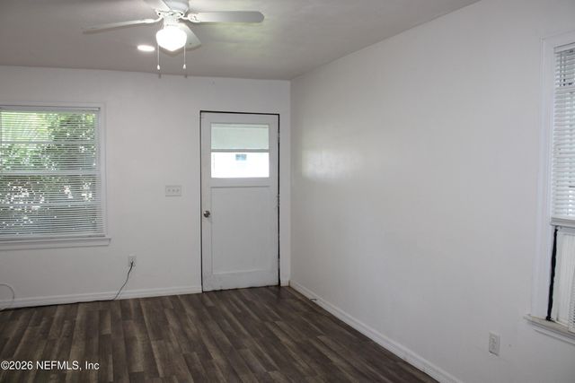 3661 CASCADE Road, Jacksonville, FL 32207