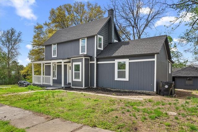 125 S Cambell Street, Pleasant Hill, MO 64080