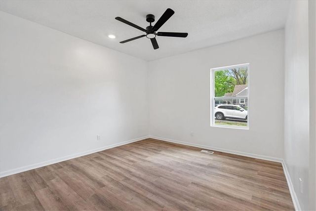 125 S Cambell Street, Pleasant Hill, MO 64080