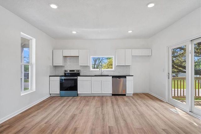 125 S Cambell Street, Pleasant Hill, MO 64080